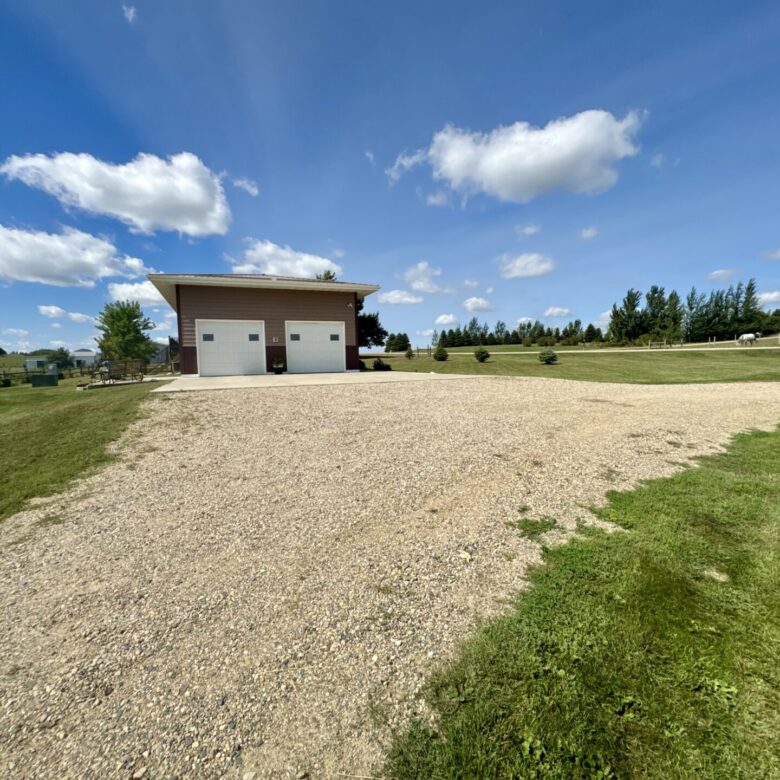 10+/- Acre – 42475 109th St. – Britton, SD