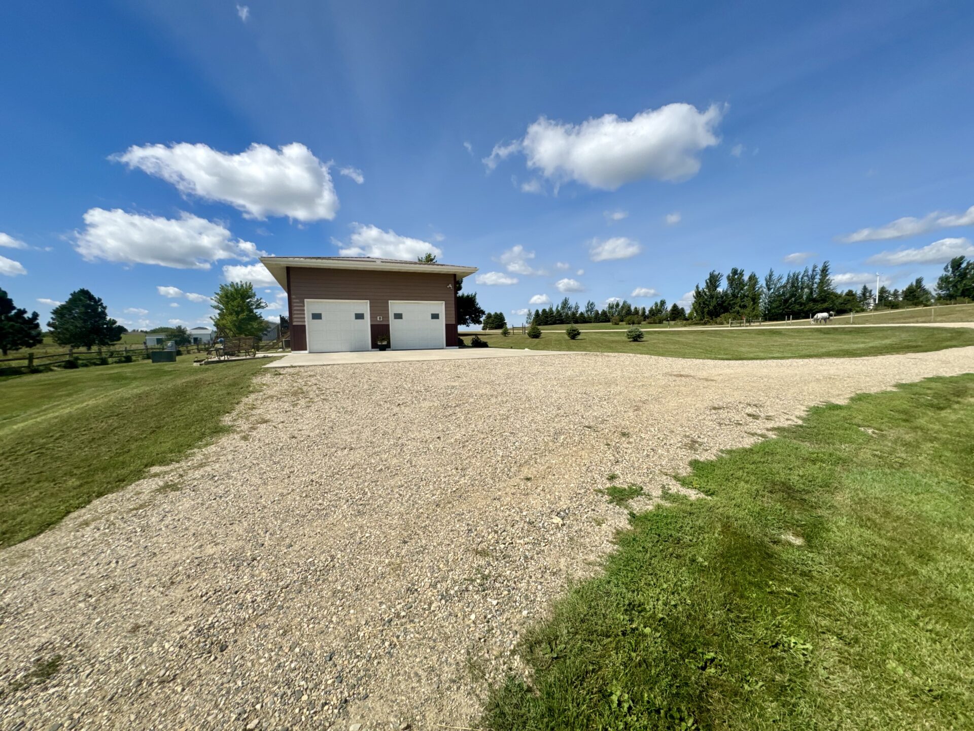 10+/- Acre – 42475 109th St. – Britton, SD