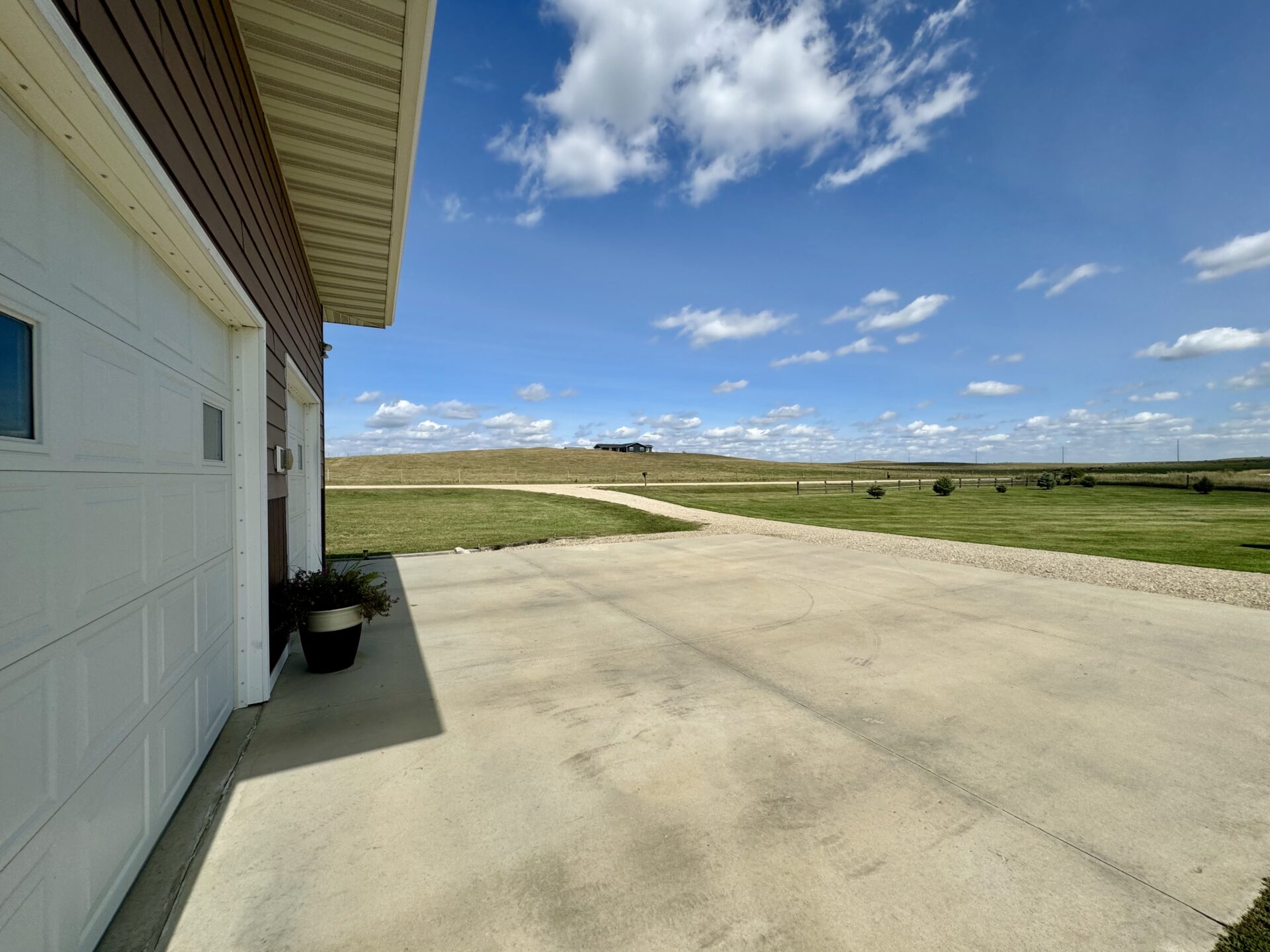 10+/- Acre – 42475 109th St. – Britton, SD
