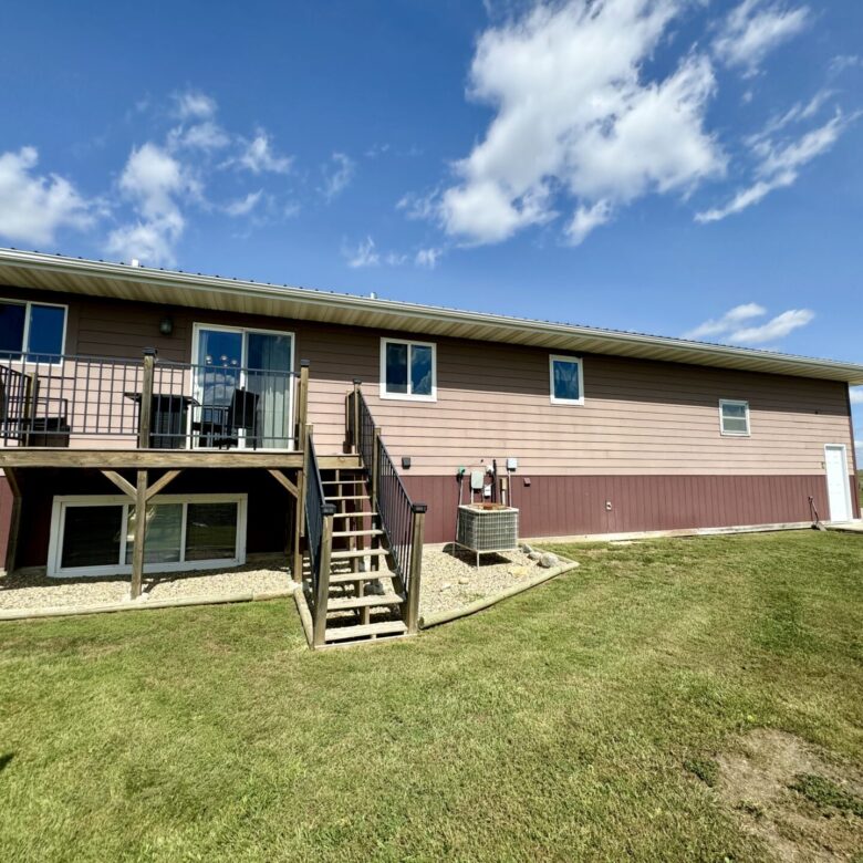 10+/- Acre – 42475 109th St. – Britton, SD