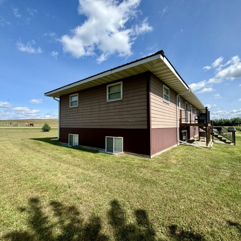 10+/- Acre – 42475 109th St. – Britton, SD
