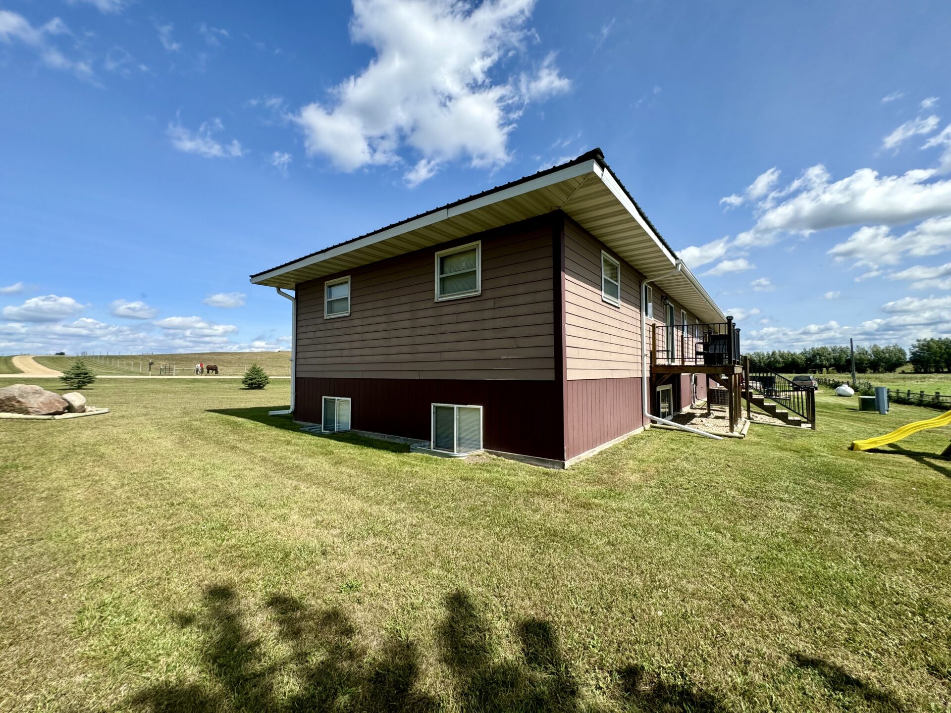 10+/- Acre – 42475 109th St. – Britton, SD