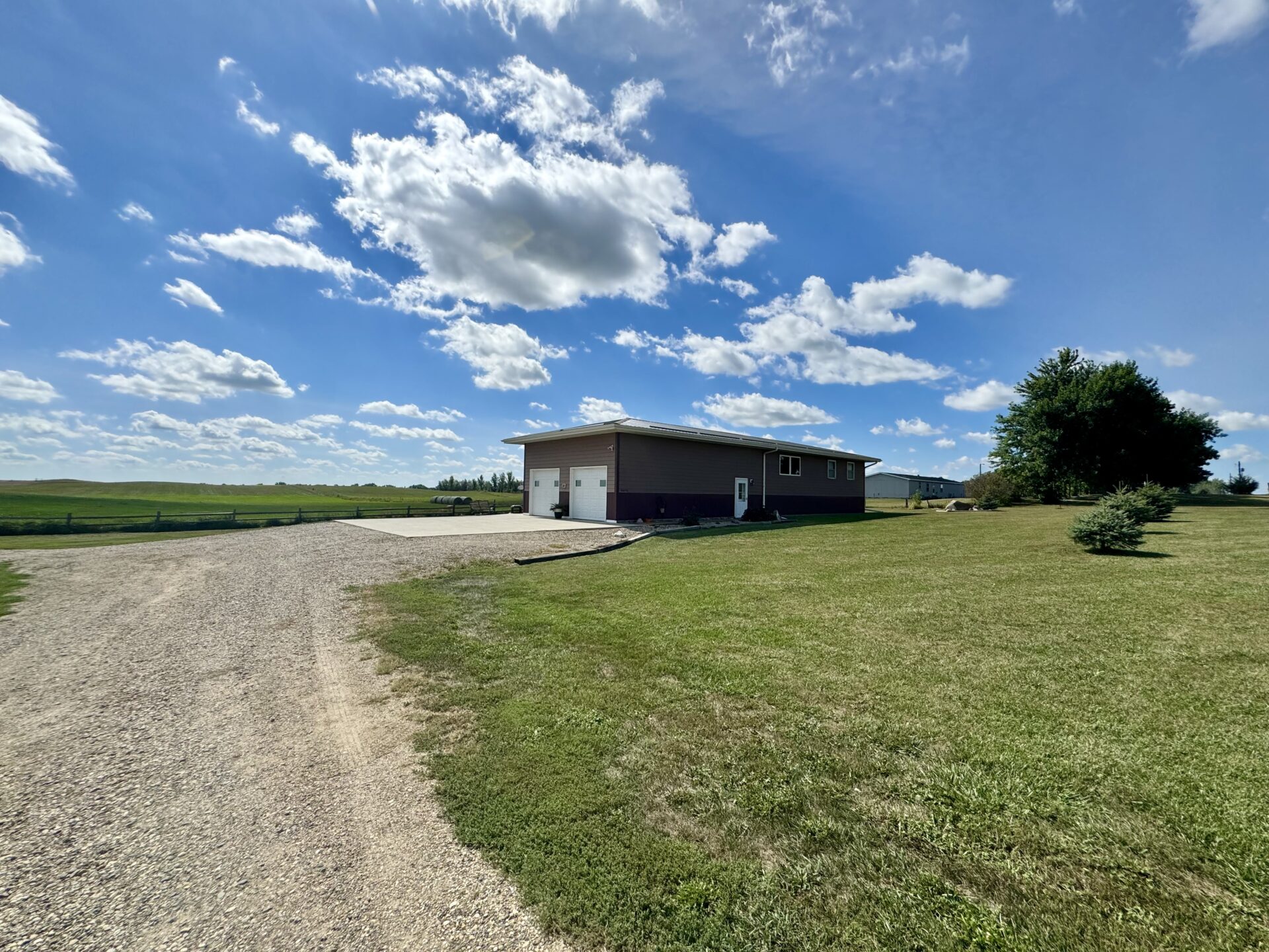 10+/- Acre – 42475 109th St. – Britton, SD