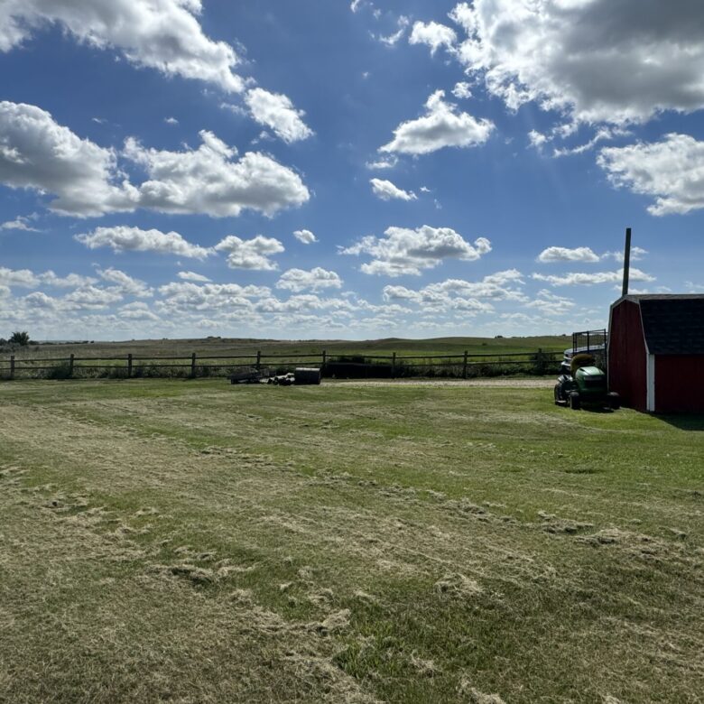 10+/- Acre – 42475 109th St. – Britton, SD