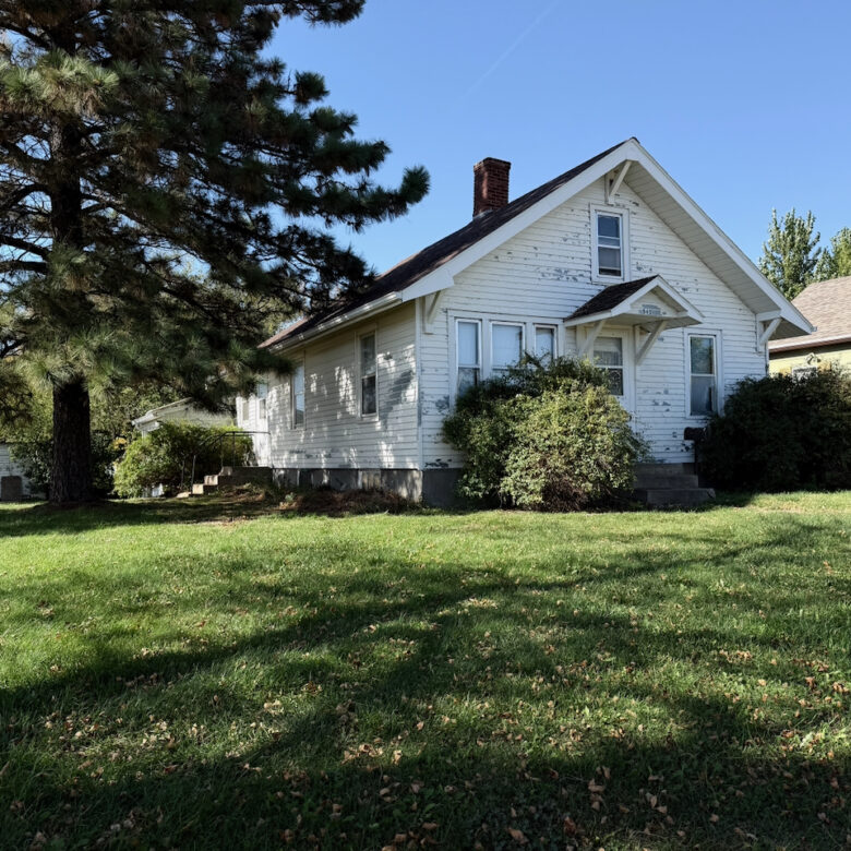 503 West 2nd Street – Webster, SD