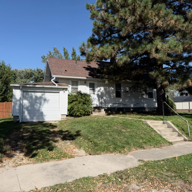 503 West 2nd Street – Webster, SD