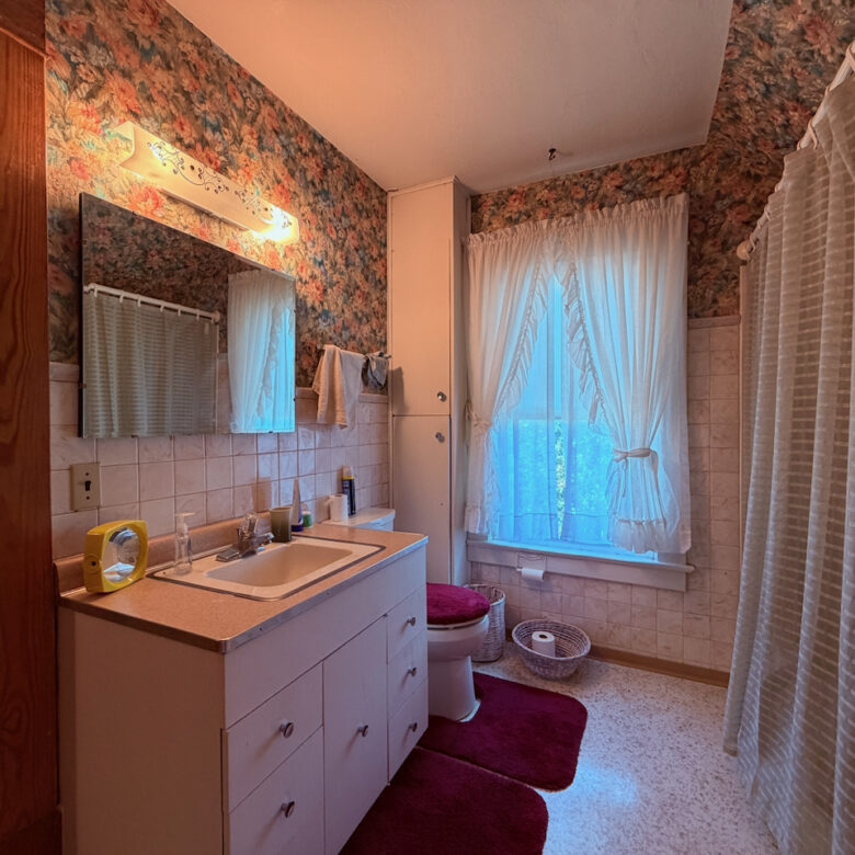 402 North Main Street – Veblen, SD