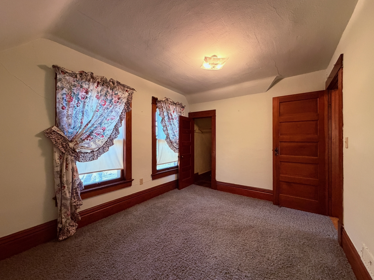 402 North Main Street – Veblen, SD