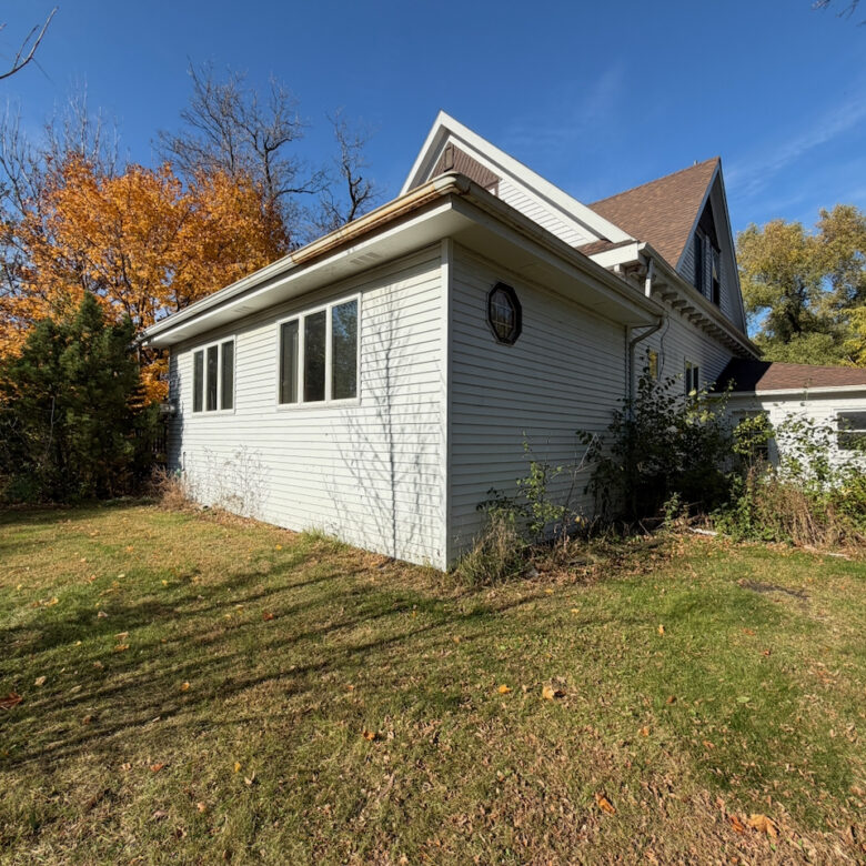 402 North Main Street – Veblen, SD