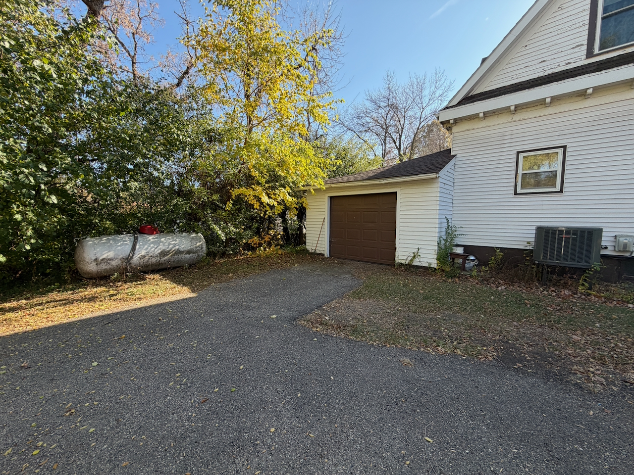 402 North Main Street – Veblen, SD