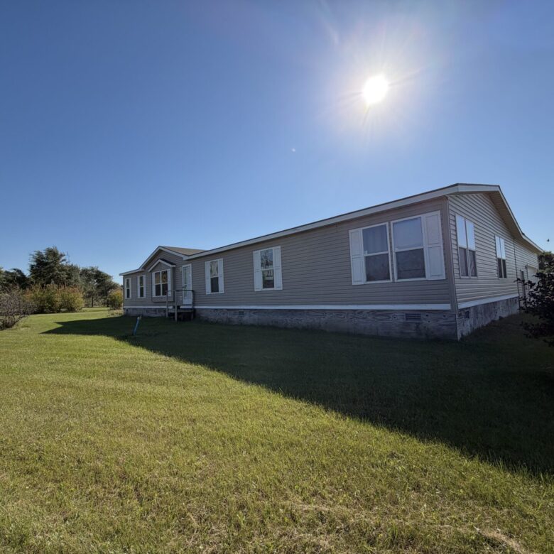 2005 Manufactured home